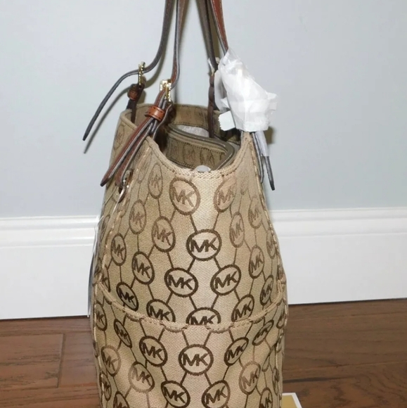 NWT Michael Kors Tote - Picture 2 of 7